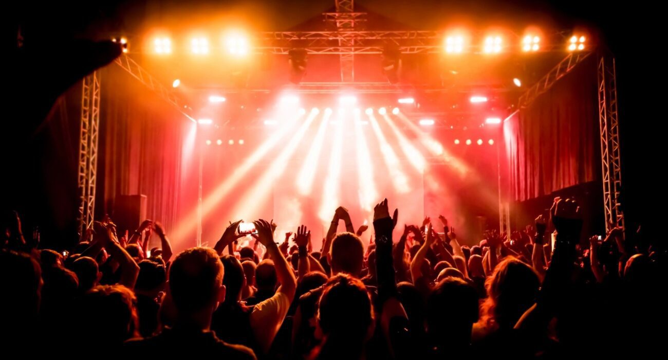 Luxury Travel on a Budget: How Musicians and Creatives Can Travel First Class Without the First-Class Price Tag