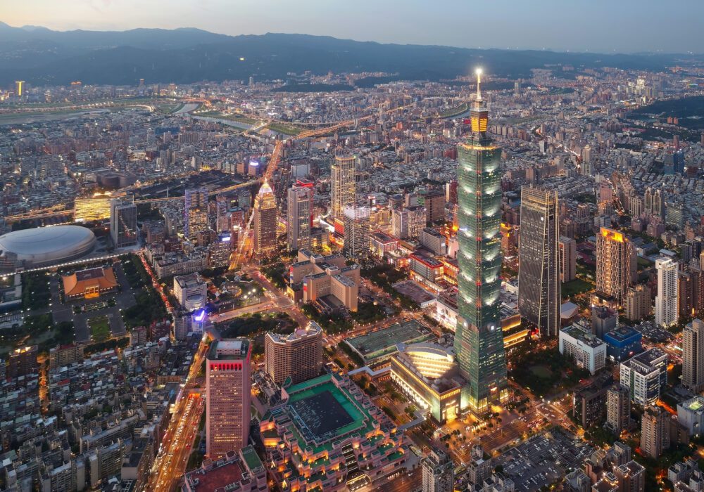 💼 Fly Business Class from Phoenix to Taipei for Just 61K Points (New Route Deal!)