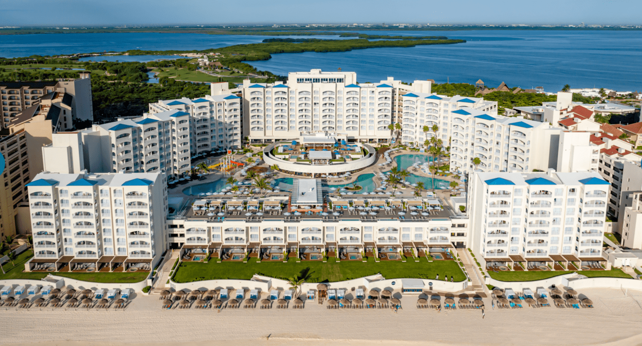 Hilton Cancun Mar Caribe Review (2026): What to Expect Before You Book