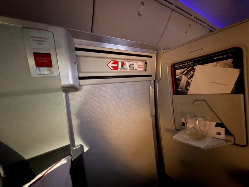 American Airlines flagship business class suite wall and ambient cabin lighting